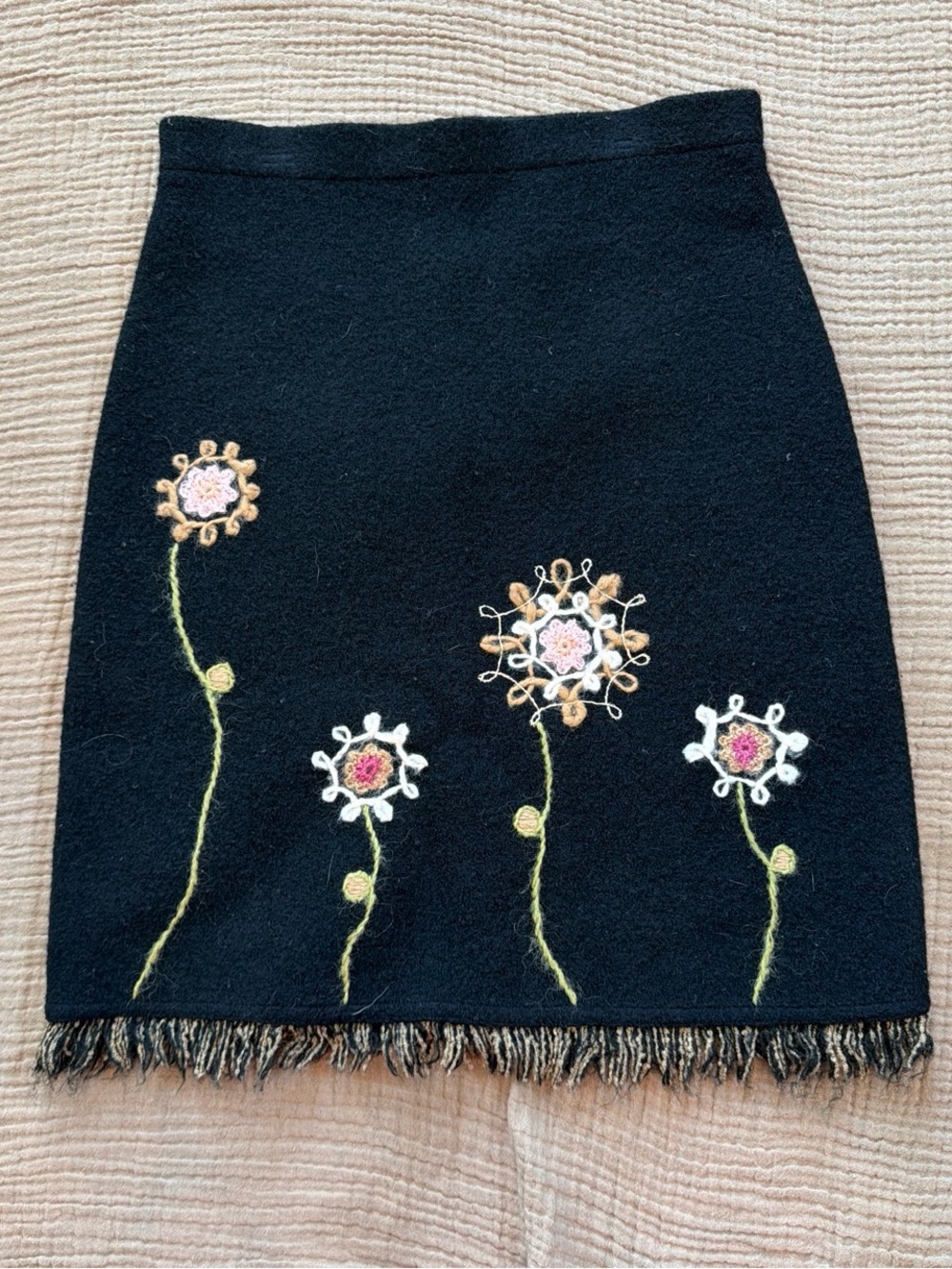 Wool embroidered skirt
